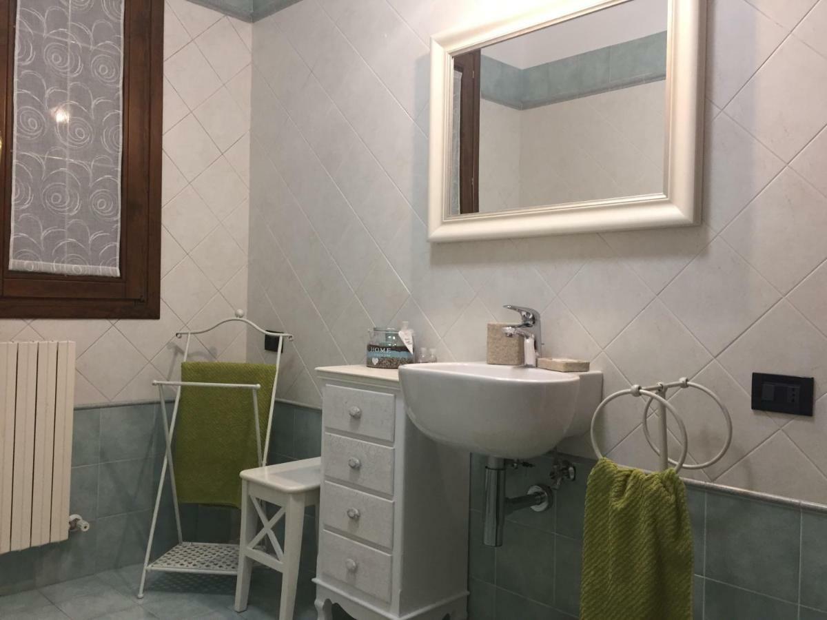 A Casa di Laura Bed & Breakfast Occhiobello Bagian luar foto
