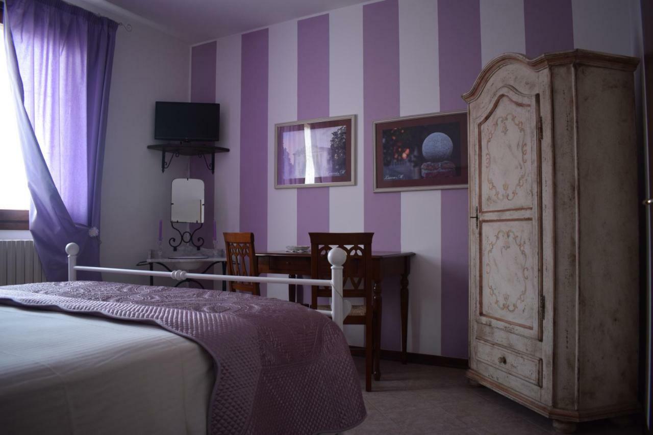 A Casa di Laura Bed & Breakfast Occhiobello Bagian luar foto